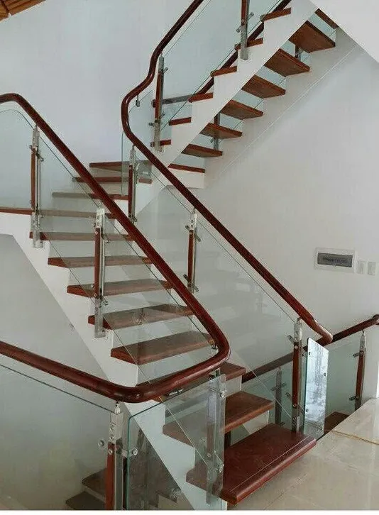 Mẫu thiết kế cầu thang đơn giản, hiện đại