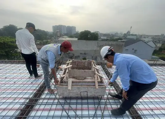 Giám sát thi công xây nhà trọn gói hiệu quả: Vai trò & checklist công việc chi tiết