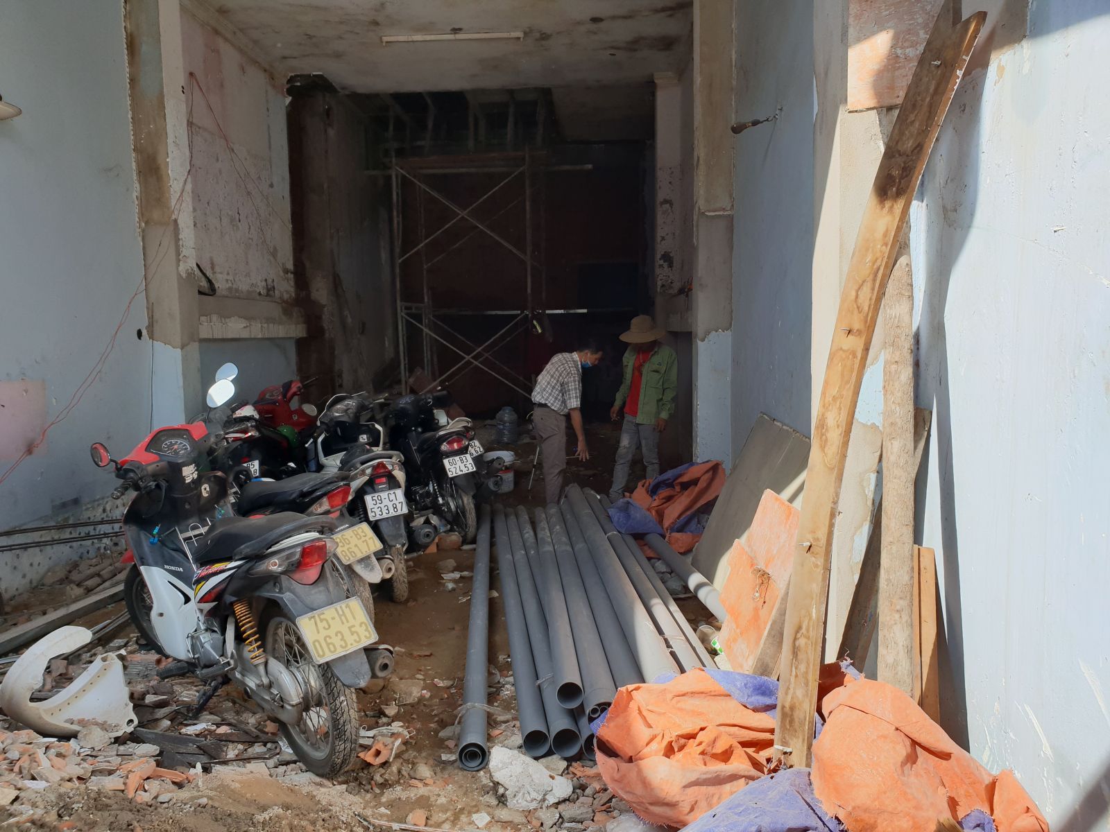 Giai đoạn thi công cải tạo móng, hố ga