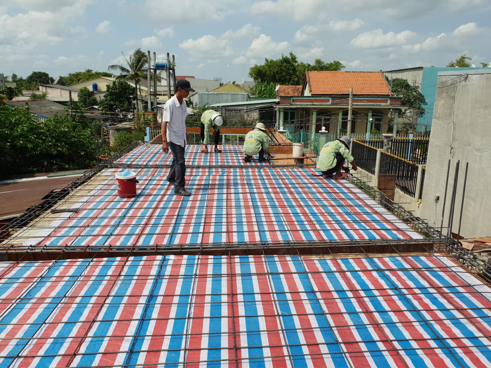 Hoàn thiện phần khung bê tông cốt thép tầng nâng