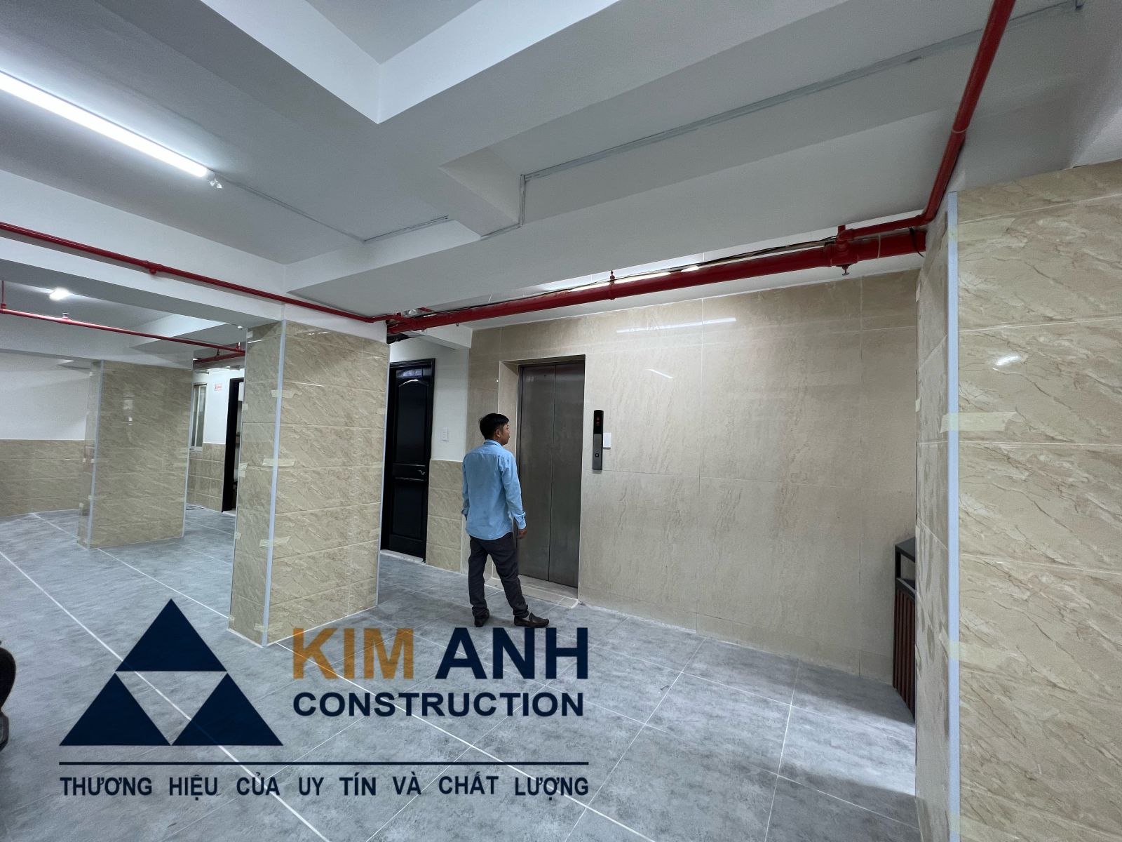 Hình ảnh khu vực thang máy của công trình đã hoàn thành