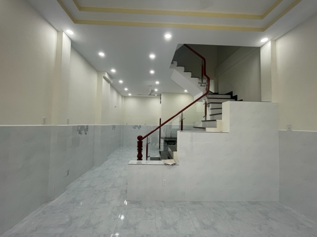 Hình ảnh phòng khách nhà phố Hiệp Thành, Quận 12