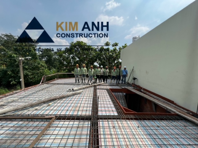 Thi công sàn lầu 1 nhà phần thô Hóc Môn - xaydungkimanh.com
