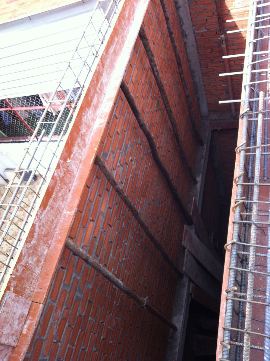 Không gian thông tầng trong quá trình thi công nhà Bác Năm