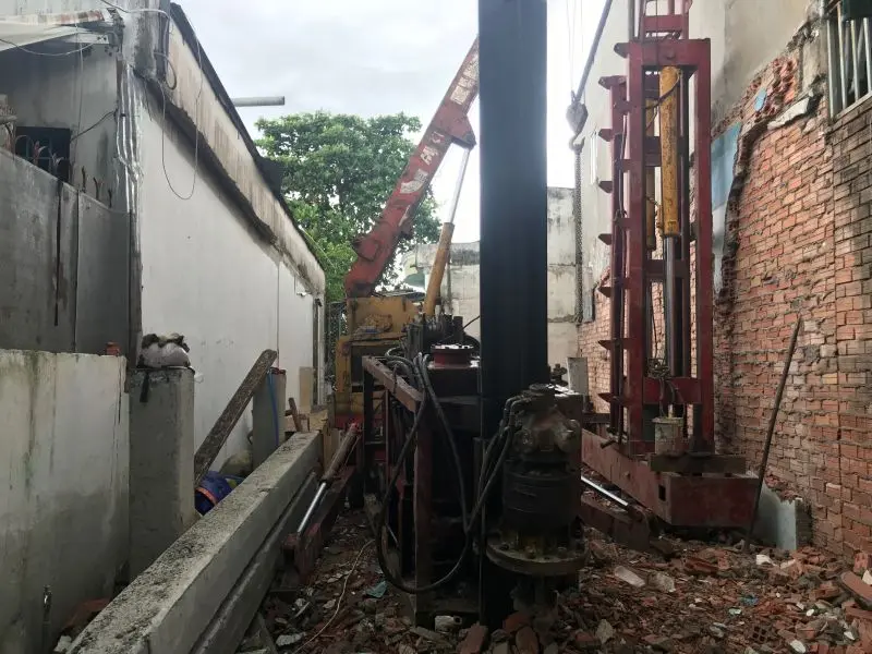 Giai đoạn thi công ép cọc bê tông nhà phố Quận 11