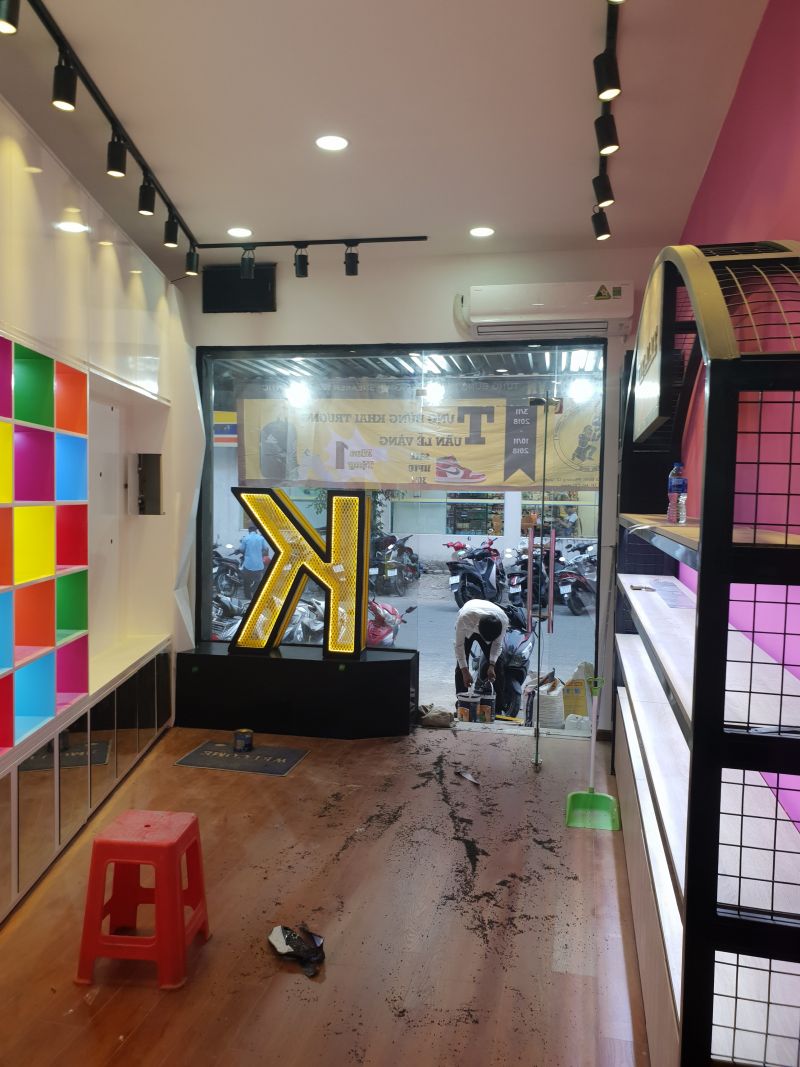 Hoàn thiện sơn nước mặt tiền nhà tại Tân Bình