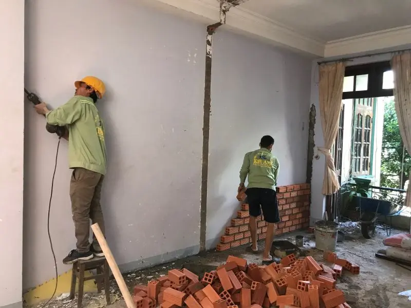 Thi công xây tường ngăn phòng