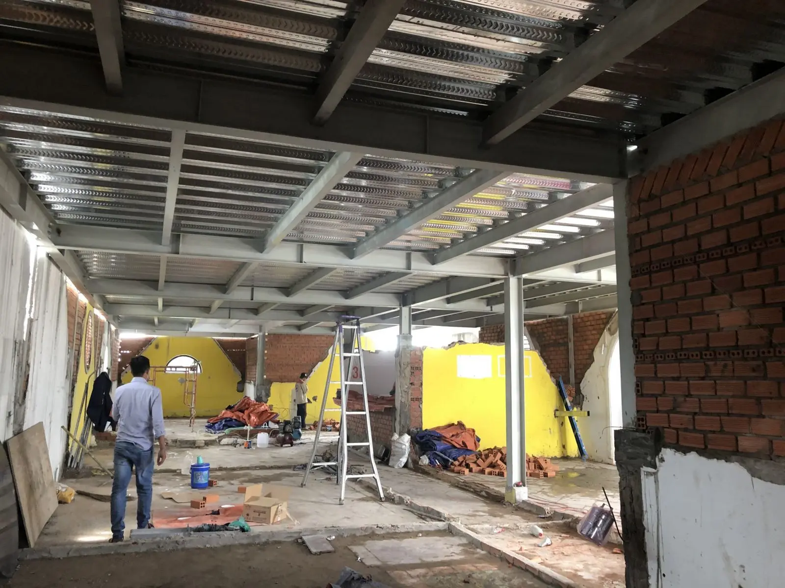 Nâng tầng bằng Khung thép tiền chế