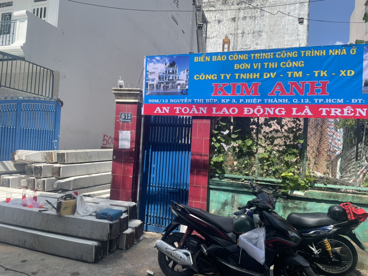 Công tác chuẩn bị mặt bằng kỹ lưỡng, ép cọc tạo nền móng kiên cố.